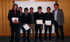 Titulados UFRO entregan Beca Eléctrica Solidaria a cuatro estudiantes destacados